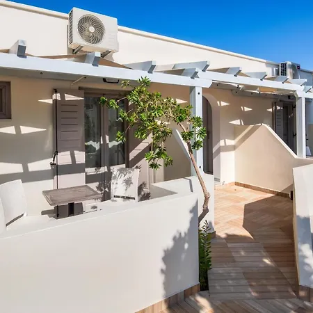 Eleftheria Lägenhetshotell Perivolos (Santorini)